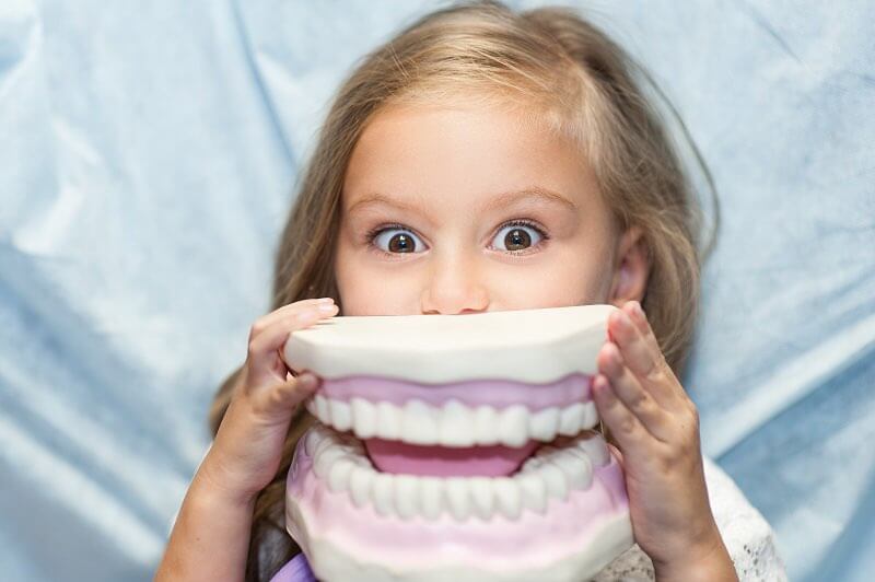 6 PRACTICAL SUGGESTIONS FOR YOUR CHILD’S FIRST DENTAL APPOINTMEN
